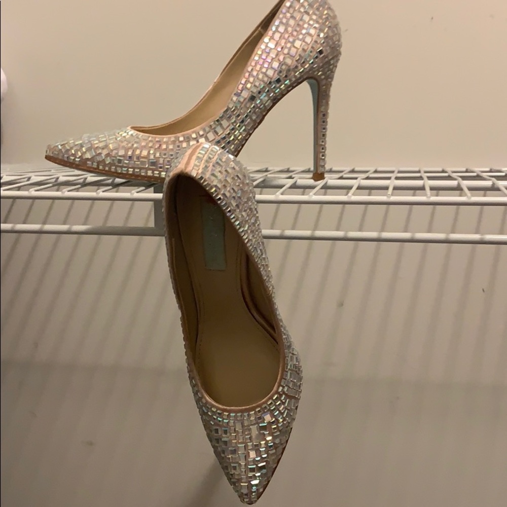 Betsy Johnson SB ARIEL heels
